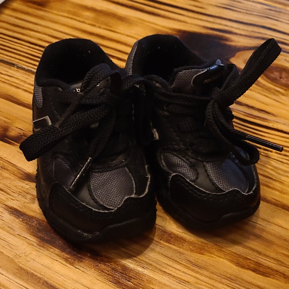 Shoes - Picture 4 of 4